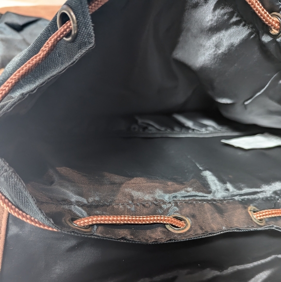 BENRUS Heritage Backpack - Black with Accents of Brown - Picture 12 of 13